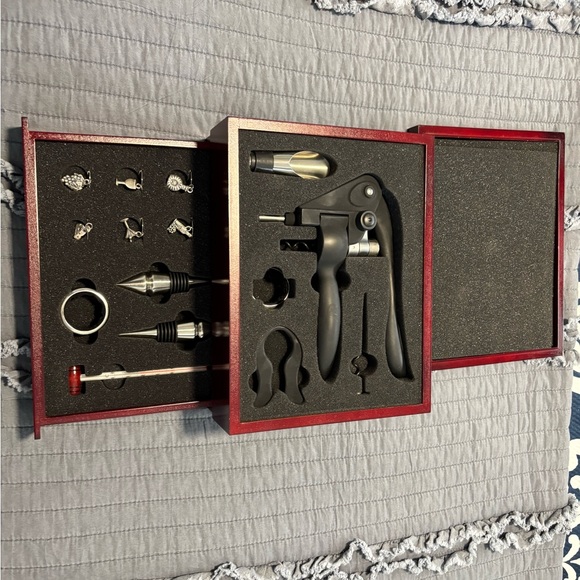 Other - Vigna Wine Opener Set with Accessories in Red Box